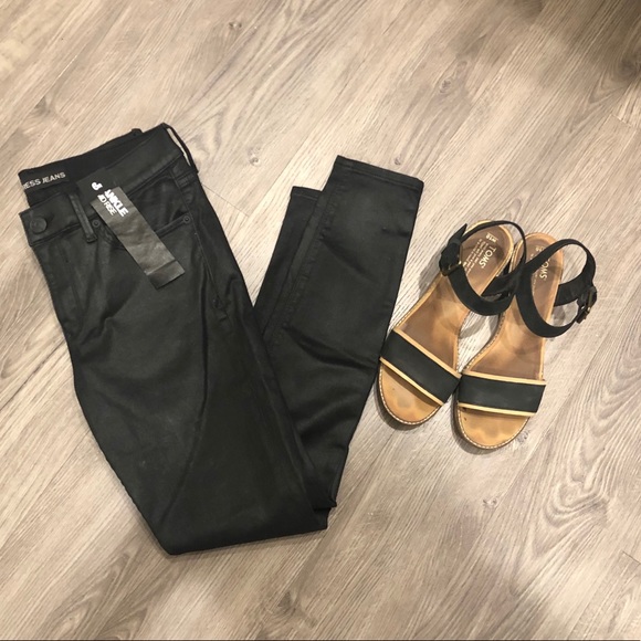 NWT Express Mid-Rise Black Coated Skinny Jeans